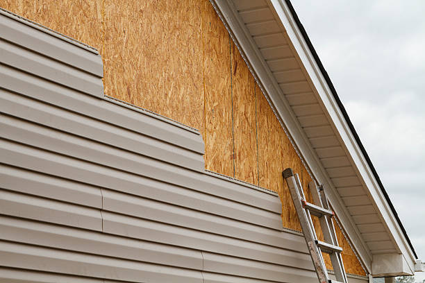 Professional Vinyl Siding technician working in Rockton, PA